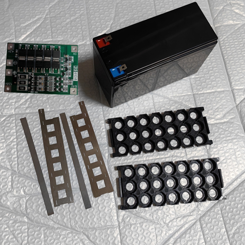 Комплект кутия за батерии 18650 с никелова скоба, 12V 7Ah Li-ion пакет, балансиращ защитен модул 3S 40A