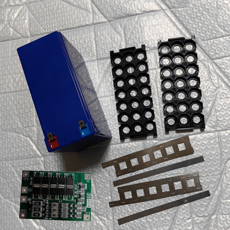 Комплект кутия за батерии 18650 с никелова скоба, 12V 7Ah Li-ion пакет, балансиращ защитен модул 3S 40A