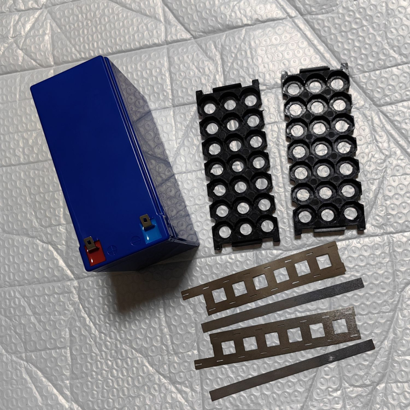 Комплект кутия за батерии 18650 с никелова скоба, 12V 7Ah Li-ion пакет, балансиращ защитен модул 3S 40A