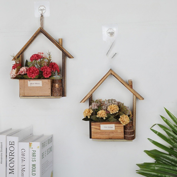 Ξύλινο κρεμαστό γλαστράκι τοίχου σε ευρωπαϊκό στυλ, χειροποίητο με χαρακτική