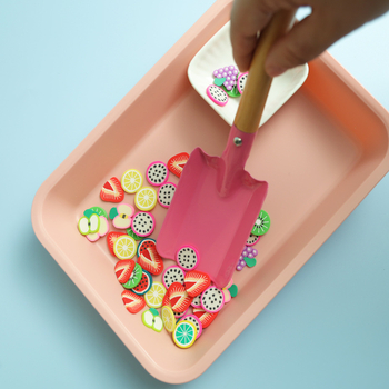 Montessori Μεταλλικό Φτυάρι Χειρός — Παιχνίδι για παιδιά 3–6 ετών, ανάπτυξη συντονισμού ματιού-χεριού και λεπτών κινητικών ικανότητών