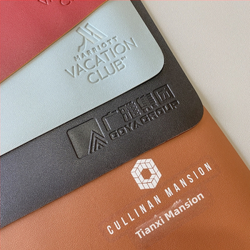 Δερμάτινη διπλής όψης επιφάνεια για ποντίκι και πληκτρολόγιο, ραφή, με εκτυπωμένο λογότυπο, προσαρμοσμένη κατά σχέδια