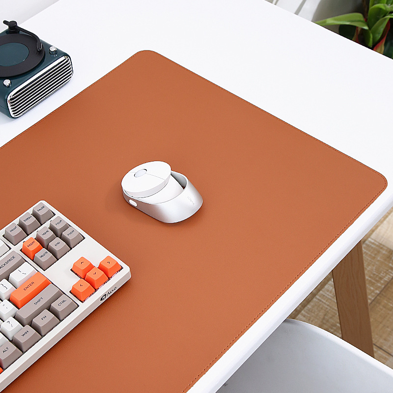 Pad de mouse din piele, dublă față, cusut, cu logo imprimat, personalizabil după desene