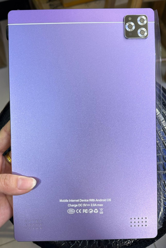 Tablet Android, τετραπύρηνο ARM 1.5GHz, 16GB flash, IPS Retina οθόνη, 3G τηλεφωνία και GPS