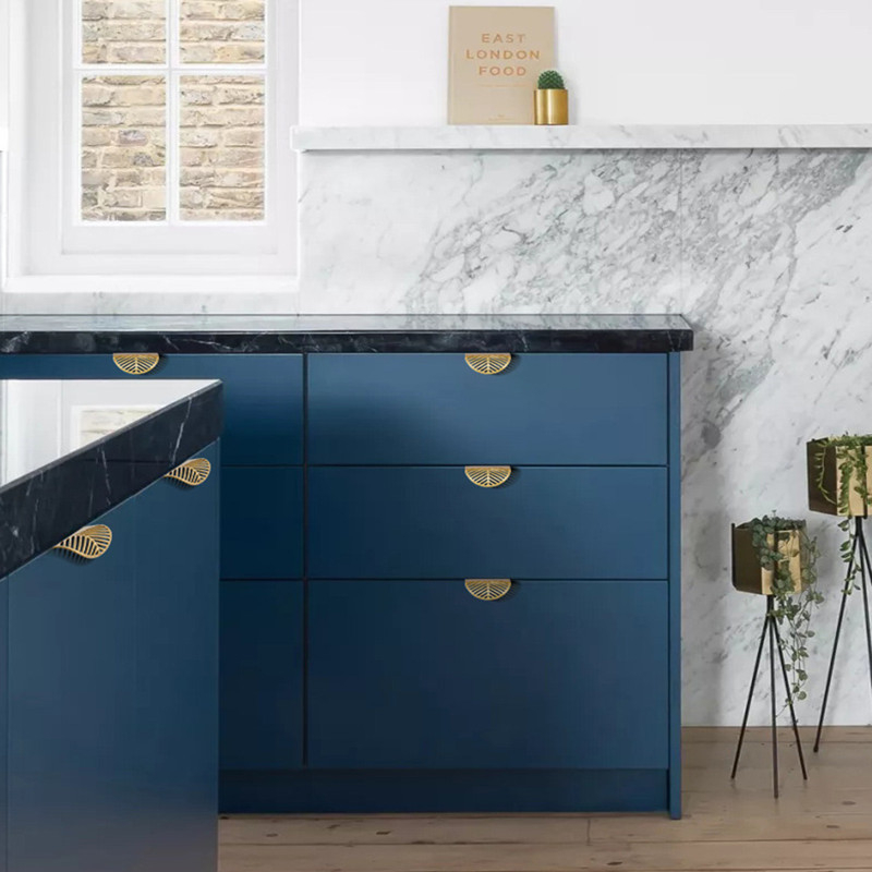 Κρυφή λαβή ντουλαπιού σε σχήμα φύλλου, από κράμα ψευδαργύρου, φινίρισμα ηλεκτροπλατίνας, μοντέλο 9995, Jiaao