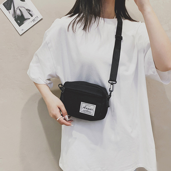 Τσαντάκι crossbody από καμβά, Mori στυλ με κορεάτικη έμπνευση; οριζόντιο τετράγωνο σχήμα, κλείσιμο με φερμουάρ; επένδυση πολυεστέρα; εσωτερικά τσέπες: θήκη με φερμουάρ, θήκη για κινητό, θήκη για ταυτότητα