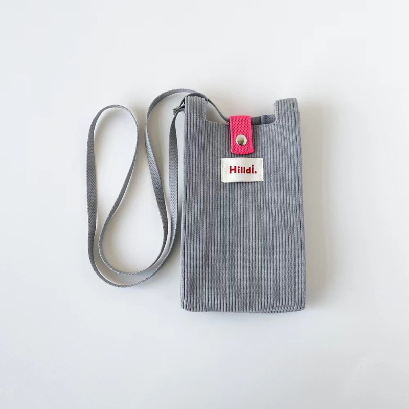 Telefonos crossbody táska, utcai stílus, poliészter, függőleges négyszögletes forma, csattal záródó, egy vállpánt