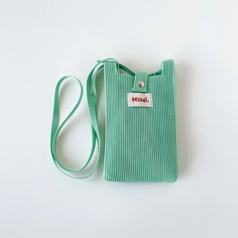 Telefonos crossbody táska, utcai stílus, poliészter, függőleges négyszögletes forma, csattal záródó, egy vállpánt