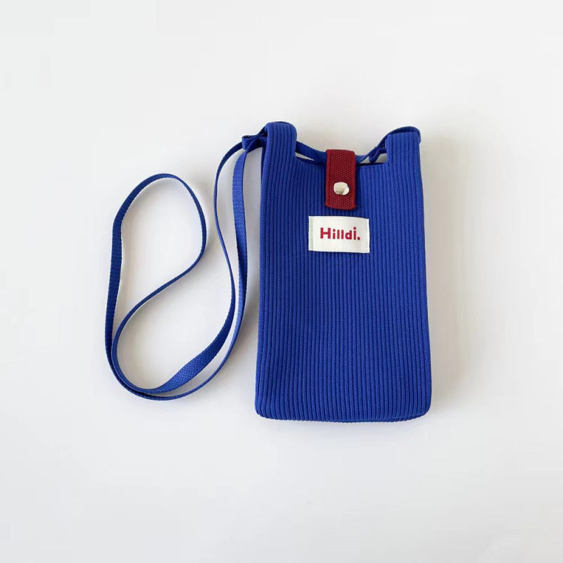 Telefonos crossbody táska, utcai stílus, poliészter, függőleges négyszögletes forma, csattal záródó, egy vállpánt