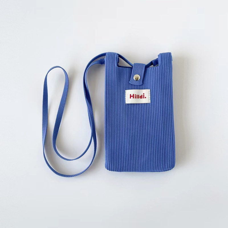 Telefonos crossbody táska, utcai stílus, poliészter, függőleges négyszögletes forma, csattal záródó, egy vállpánt