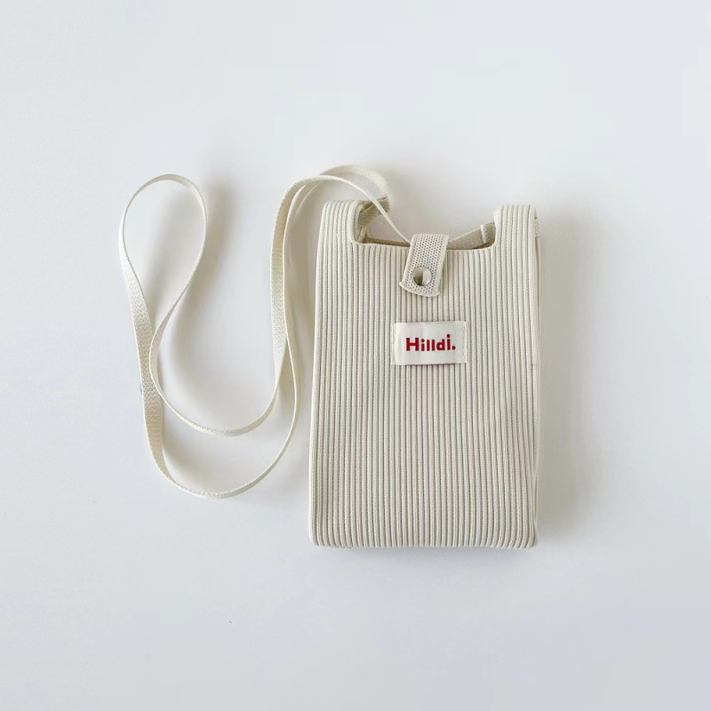 Telefonos crossbody táska, utcai stílus, poliészter, függőleges négyszögletes forma, csattal záródó, egy vállpánt