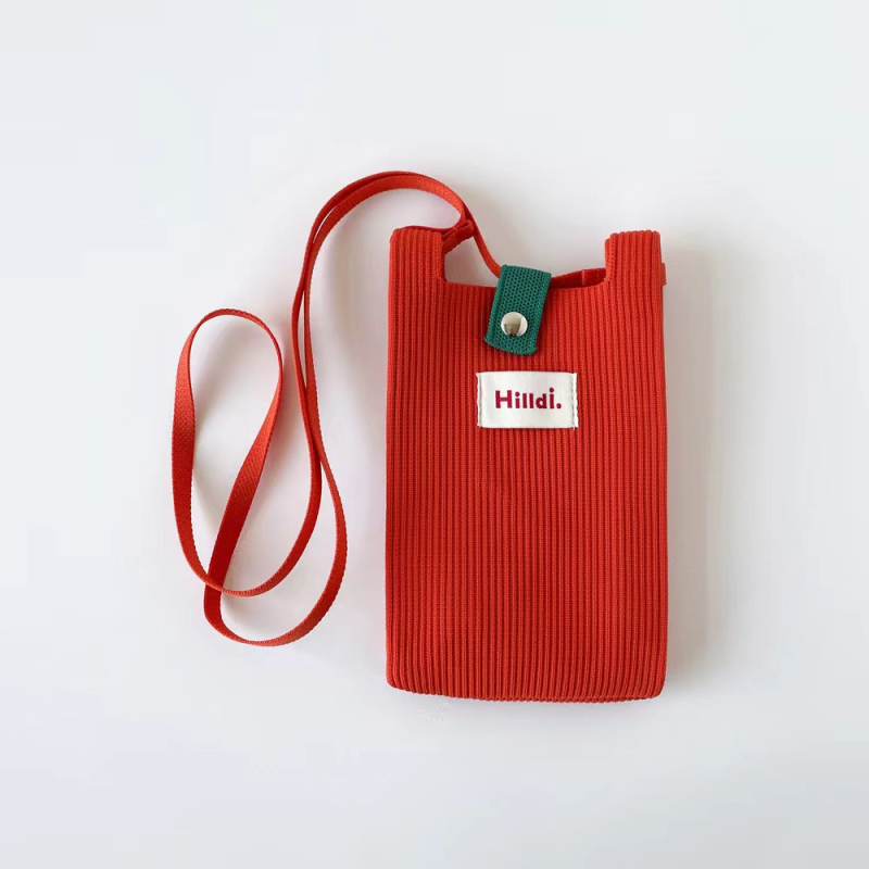 Telefonos crossbody táska, utcai stílus, poliészter, függőleges négyszögletes forma, csattal záródó, egy vállpánt