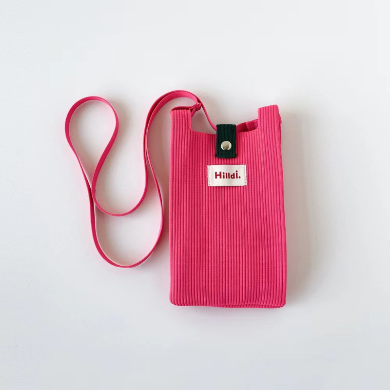 Telefonos crossbody táska, utcai stílus, poliészter, függőleges négyszögletes forma, csattal záródó, egy vállpánt