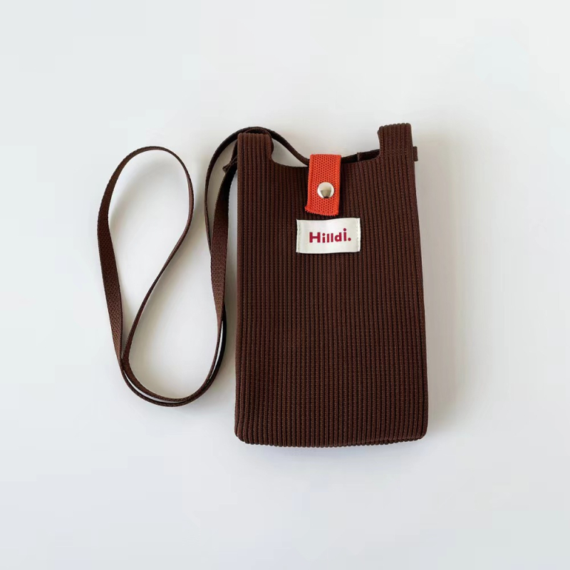 Telefonos crossbody táska, utcai stílus, poliészter, függőleges négyszögletes forma, csattal záródó, egy vállpánt