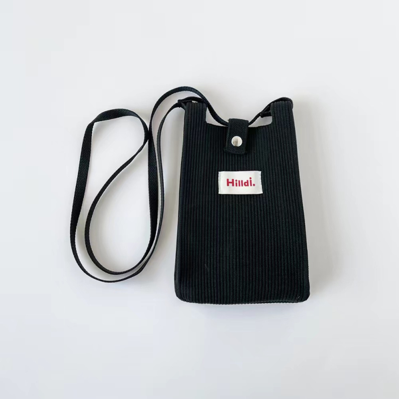 Telefonos crossbody táska, utcai stílus, poliészter, függőleges négyszögletes forma, csattal záródó, egy vállpánt