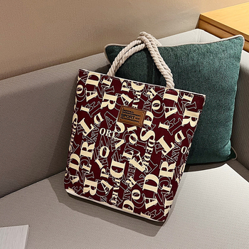 Τσάντα Tote από καμβά με κάθετη τετράγωνη μορφή, φερμουάρ στο άνοιγμα, εσωτερική τσέπη με φερμουάρ