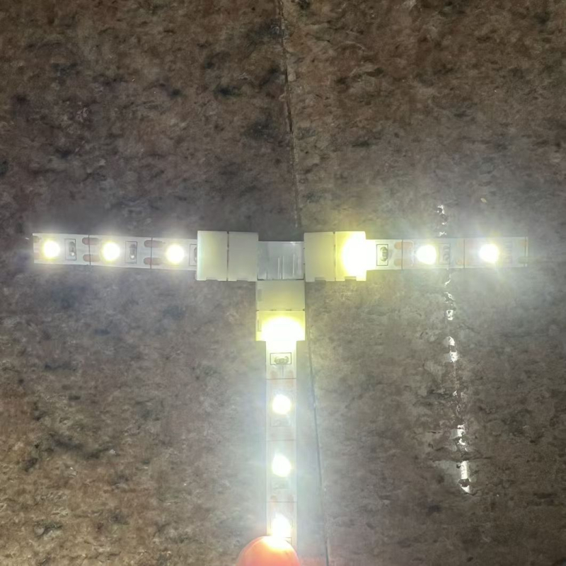 Σύνδεσμος LED λωρίδας χωρίς συγκόλληση, με κλιπ στερέωσης και κεφαλή κρυστάλλου, σε γυμνή πλακέτα, χαμηλή τάση