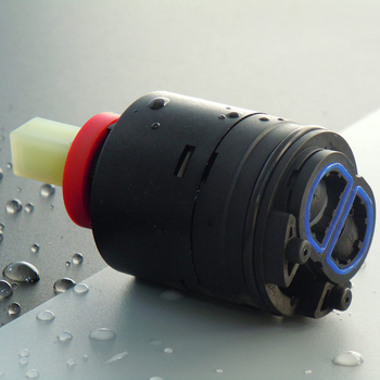 PHFX kartridž za balans tlaka slavine, ABS materijal; maksimalna temperatura 90°C; kut okretaja 90°; vijek trajanja 5 godina.