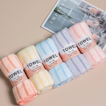 Korall fleece arctörölköző varrott szélekkel, 50–80 g