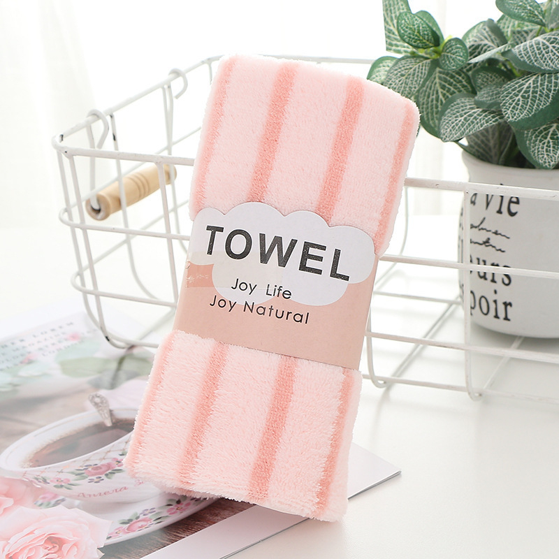 Korall fleece arctörölköző varrott szélekkel, 50–80 g