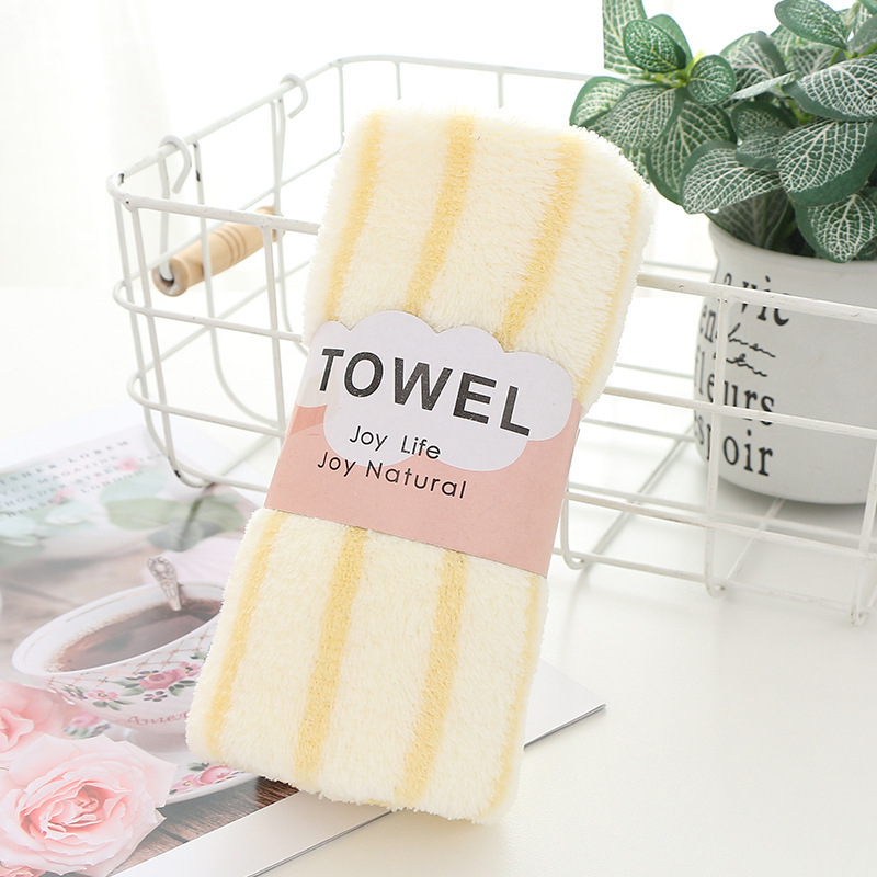 Korall fleece arctörölköző varrott szélekkel, 50–80 g