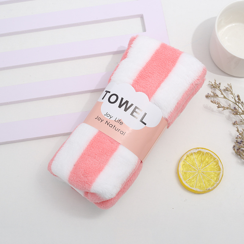 Korall fleece arctörölköző varrott szélekkel, 50–80 g