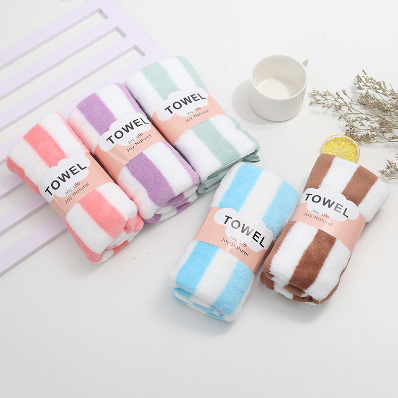 Korall fleece arctörölköző varrott szélekkel, 50–80 g