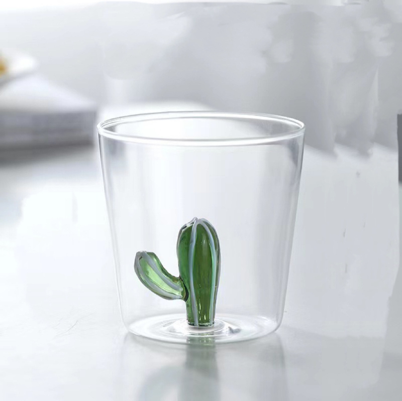 Vee klaas – cartoon stiilis, käepidemevaba, kõrge termilise vastupidavusega borosilikaatklaas, ühekihiline, silindriline