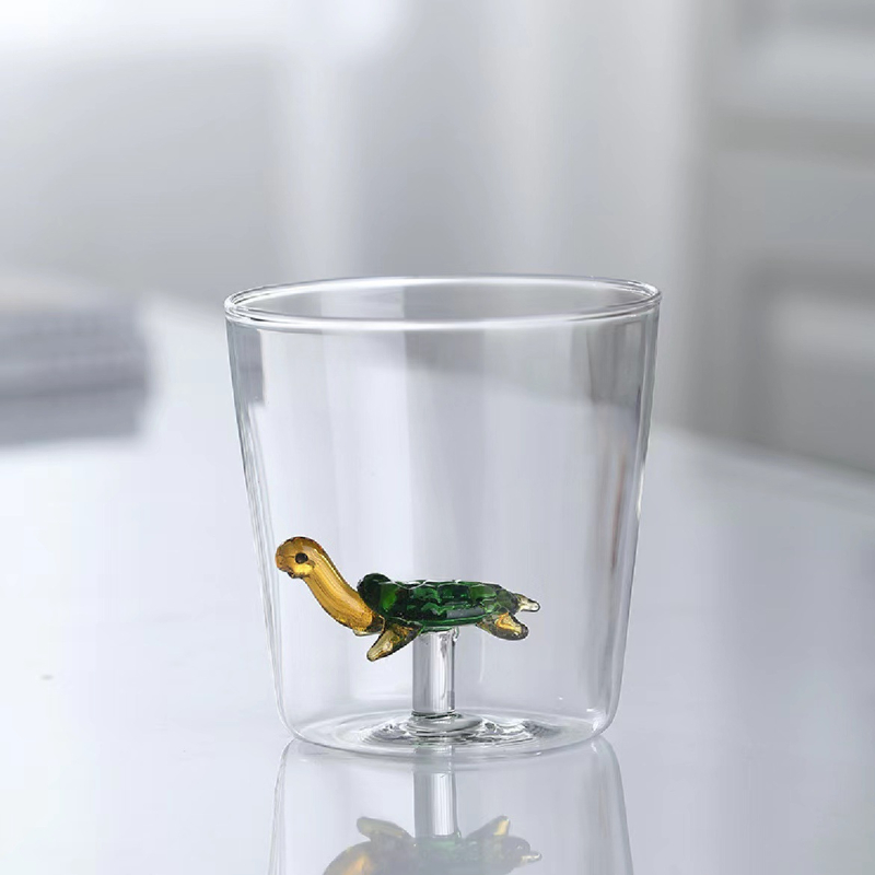 Vee klaas – cartoon stiilis, käepidemevaba, kõrge termilise vastupidavusega borosilikaatklaas, ühekihiline, silindriline