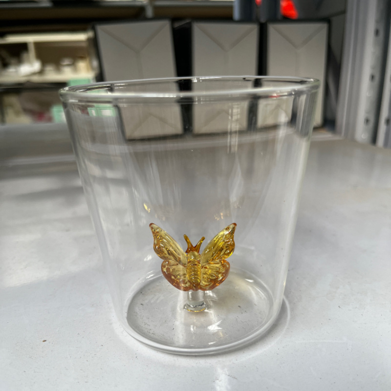 Vee klaas – cartoon stiilis, käepidemevaba, kõrge termilise vastupidavusega borosilikaatklaas, ühekihiline, silindriline