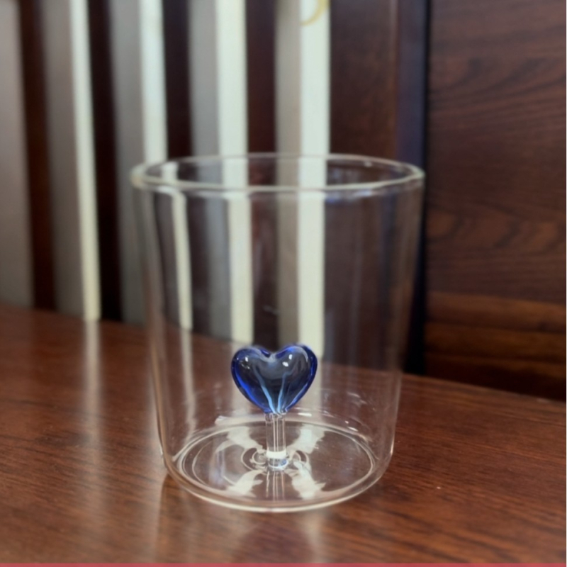 Vee klaas – cartoon stiilis, käepidemevaba, kõrge termilise vastupidavusega borosilikaatklaas, ühekihiline, silindriline