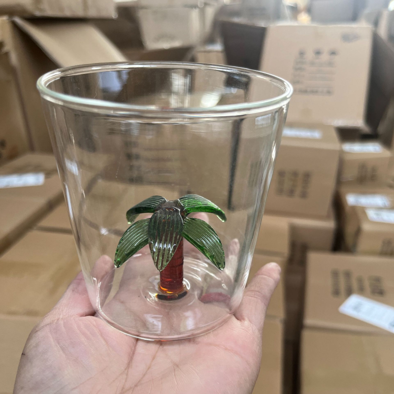 Vee klaas – cartoon stiilis, käepidemevaba, kõrge termilise vastupidavusega borosilikaatklaas, ühekihiline, silindriline