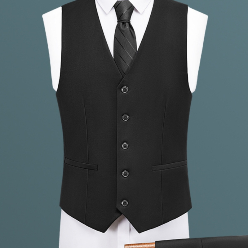 Мъжка костюмна жилетка от Corduroy плат, ленова основа, копчета, джоб с триизмерни апликации и наклонен ръб