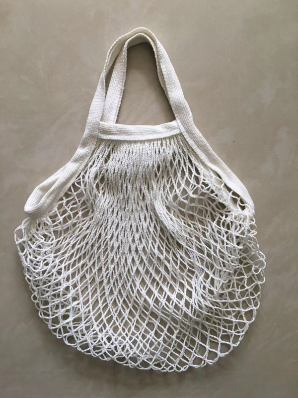 Torba od organskog pamuka s mrežastom dizajnom za voće i povrće, duga ručka, ekološki prihvatljiva, prilagodljiva s tiskom logotipa.