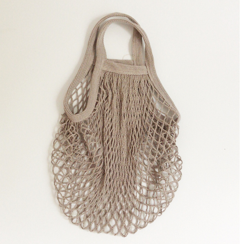 Torba od organskog pamuka s mrežastom dizajnom za voće i povrće, duga ručka, ekološki prihvatljiva, prilagodljiva s tiskom logotipa.