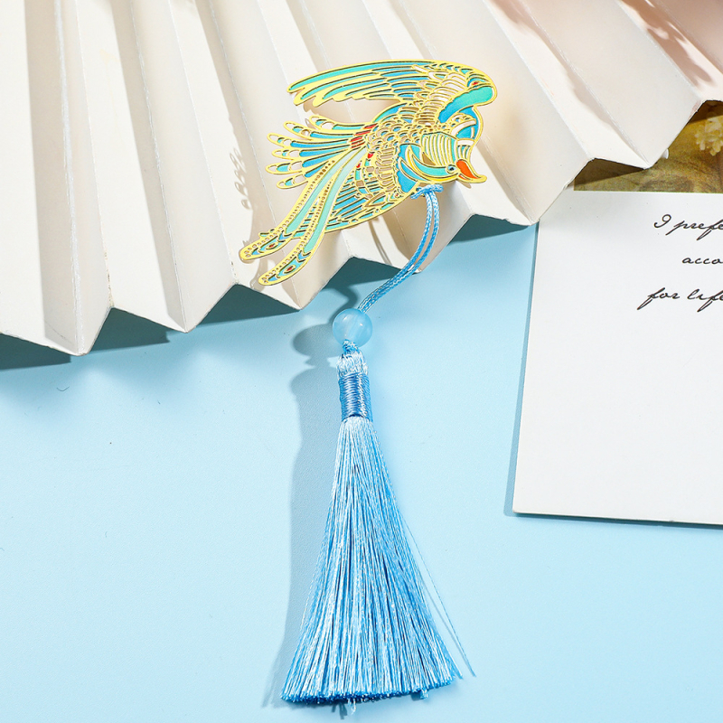 Metāla grāmatzīme ar izgrieztu lapas vēnu rakstu, lotusa un koi motīvi, Aizliegtās pilsētas stils un kulonu stils