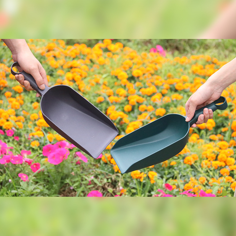 Plastični trodijelni set vrtnih alata: lopata za tlo, lopata za pijesak i univerzalna lopata