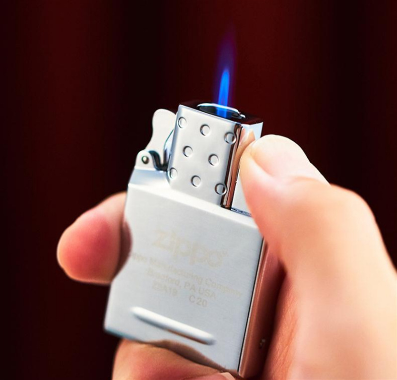 Univerzalno taktičko kućište za zapaljačicu za vanjsku upotrebu — vodootporno, otporno na pad, s unutarnjim ZP mehanizmom, plastična konstrukcija, prilagodljiva obrada