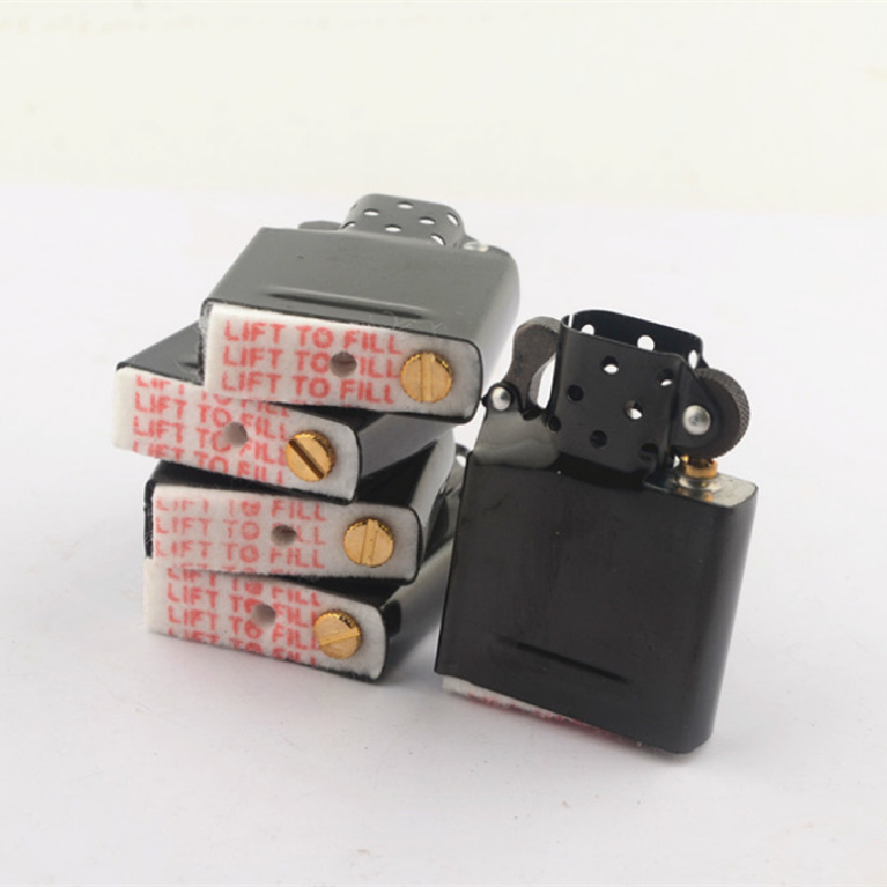 Univerzalno taktičko kućište za zapaljačicu za vanjsku upotrebu — vodootporno, otporno na pad, s unutarnjim ZP mehanizmom, plastična konstrukcija, prilagodljiva obrada