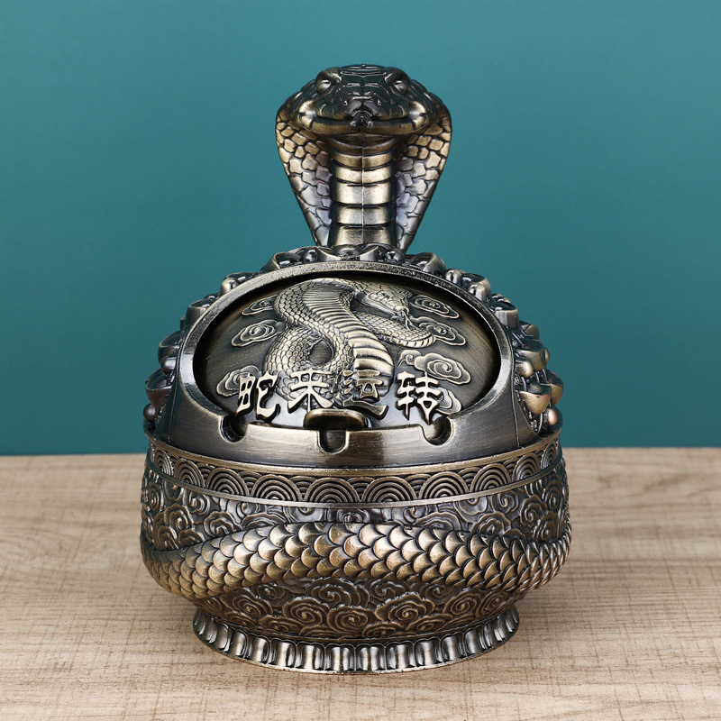 Scrumieră în formă de șarpe-dragon, cu capac, din aliaj de aluminiu, stil luxos retro