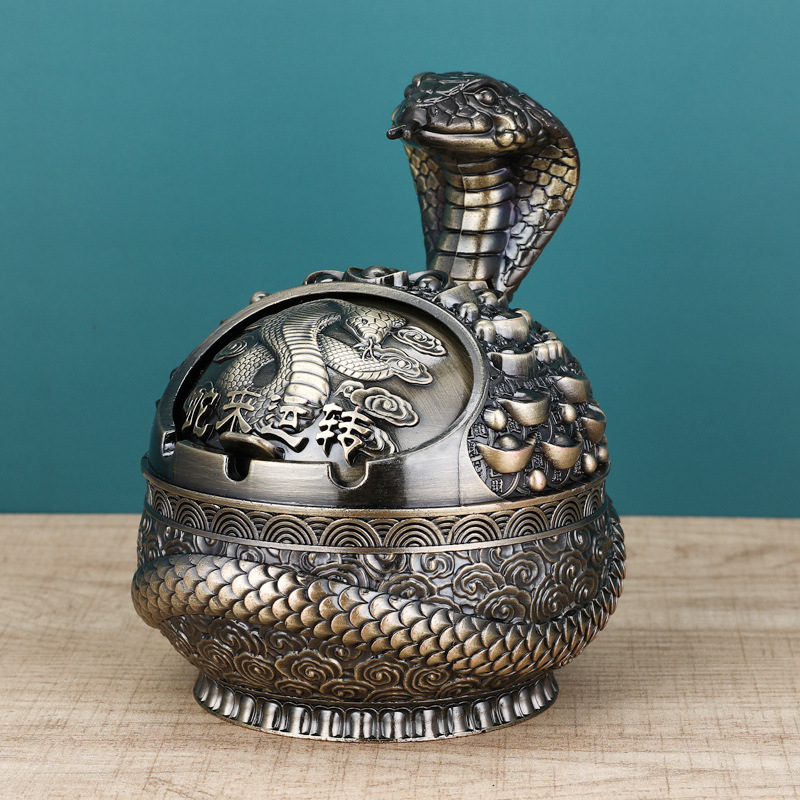 Scrumieră în formă de șarpe-dragon, cu capac, din aliaj de aluminiu, stil luxos retro