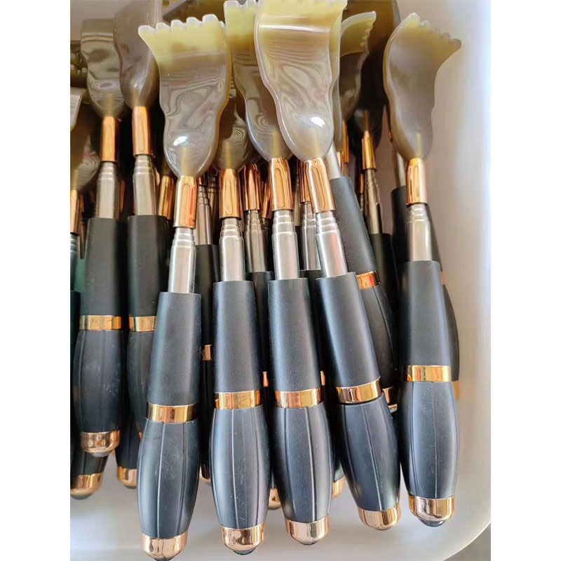 Koka/bambusa muguras skrāpētājs roga formā ar izvilkšanas un pārnēsājama dizainu