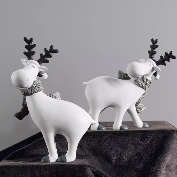 Dekoratīvā papīra vitrine ziediem un nelielām dekorācijām — oriģināls dizains, vienkāršs, dabīgs stils, piemērots kā promos dāvanas