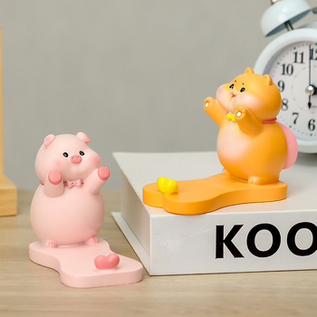 Карикатурен държач за телефон от смола — Ruijie, анимационен стил, готов за подарък, опаковка картон