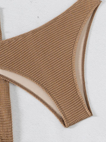 Τριών τεμαχίων μπικίνι με φούστα - μονόχρωμο σχέδιο, πολυεστερικό ύφασμα με επένδυση σπάντεξ, ενσωματωμένη επένδυση στήθους, κατάλληλο για κολύμβηση