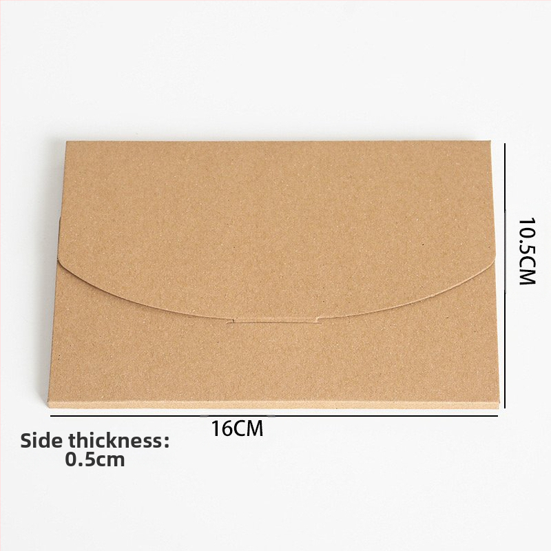 Kraftpapīra aploksnes stilā kartīšu kastīte, dāvanu iesaiņojumam, piemērota jauno māju uzsākšanai un Ziemassvētkiem