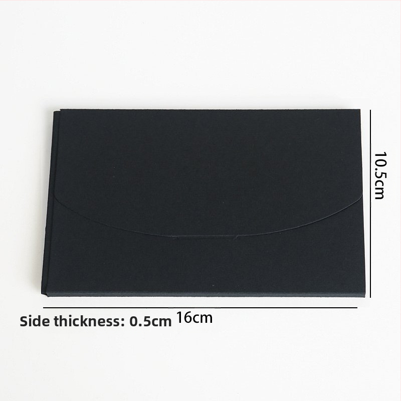 Kraftpapīra aploksnes stilā kartīšu kastīte, dāvanu iesaiņojumam, piemērota jauno māju uzsākšanai un Ziemassvētkiem