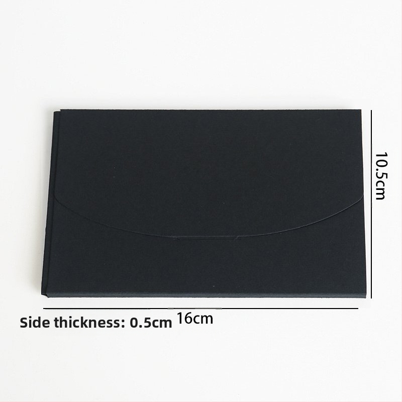 Kraftpapīra aploksnes stilā kartīšu kastīte, dāvanu iesaiņojumam, piemērota jauno māju uzsākšanai un Ziemassvētkiem