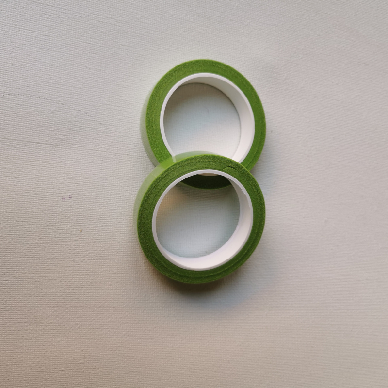 DIY cvjetna traka za umjetne cvijeće – papirnata traka, žica za stabljike ruža, ljepilo (Materijal: Drugo; Obrada: Drugo; Vrsta: Drugo; Uvoz: Ne)