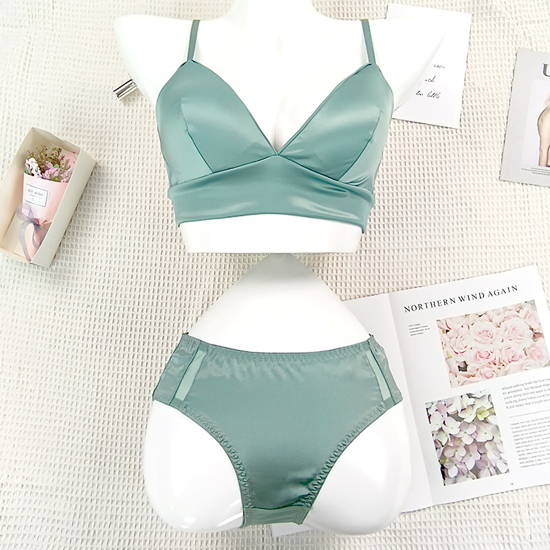 Sutien od svile dudovine, košarice 3/4, tanke oblikovane košarice, glatki dizajn, bez ojačanja